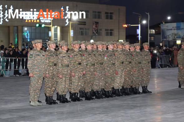 ӨНДӨР ИХ АЛТАЙН ДАРХАН ХИЛИЙН ЦЭРГҮҮД ГЭРТЭЭ ИРЛЭЭ